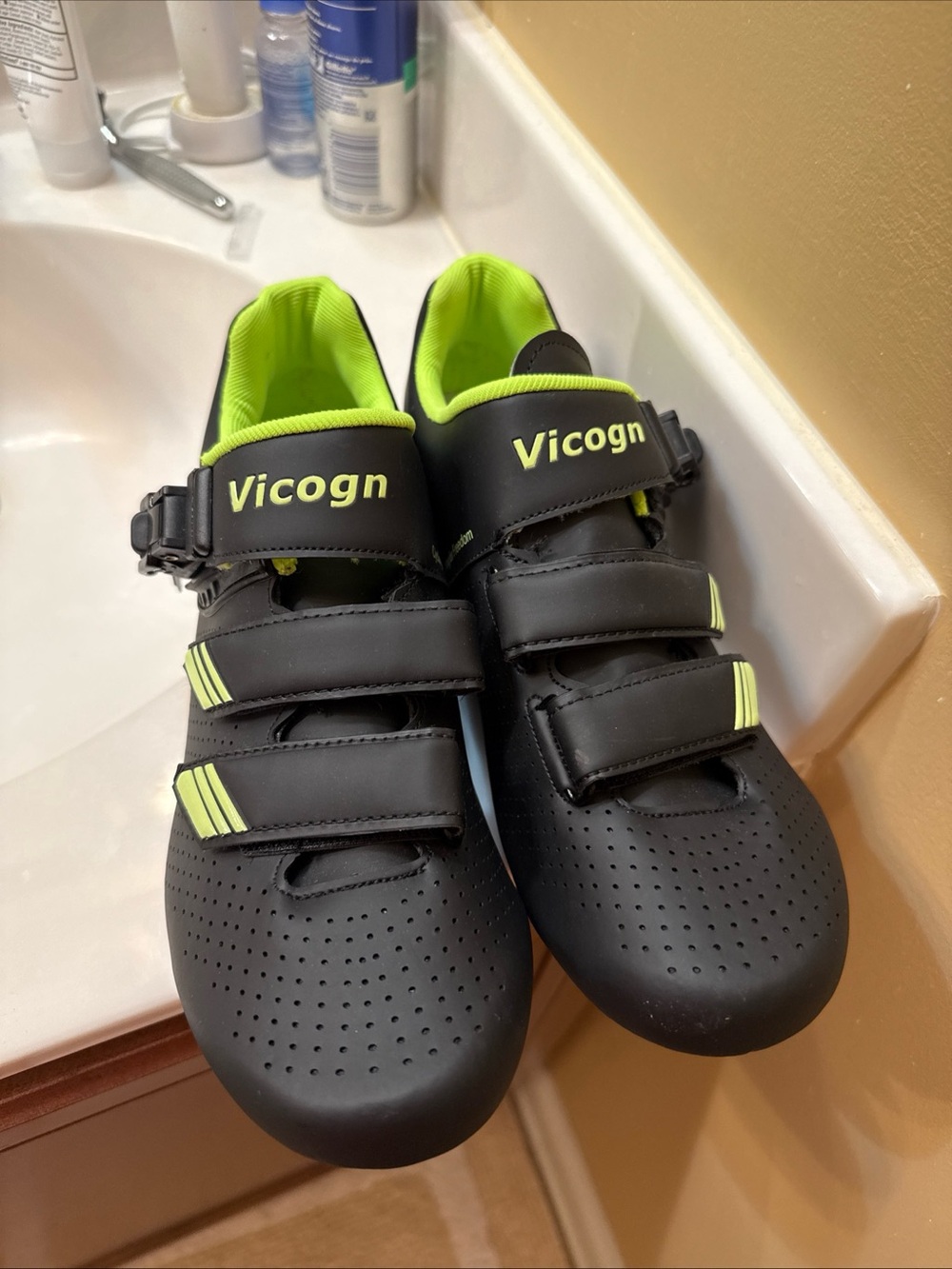 Men's Black Athletic Shoes with Neon Green Accents